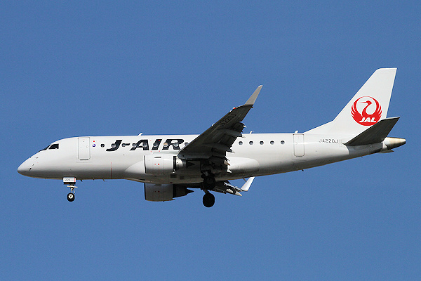 J-AIR E170（JA220J）