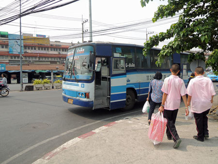 Bus1138 Pathum Thani 1
