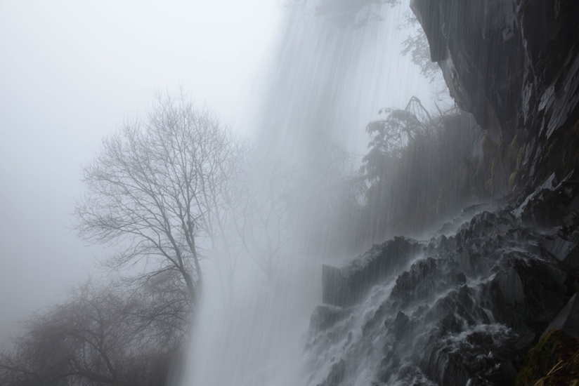 霧の滝
