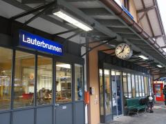 スイス Lauterbrunnen駅 8:05