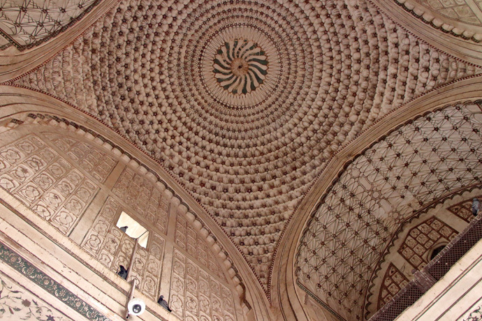 171002_Bibi-Ka-Maqbara_Gate-Ceiling.jpg