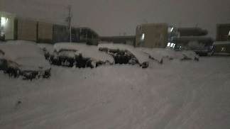 駐車場大雪２